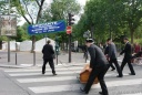 L'enterrement de Maman Cie Cachuète, La traversée de Paris